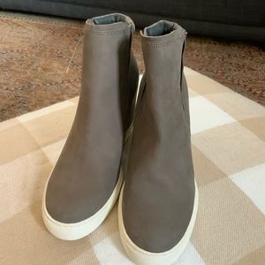 NWOT Kenneth Cole green leather Kam Wedge shoe